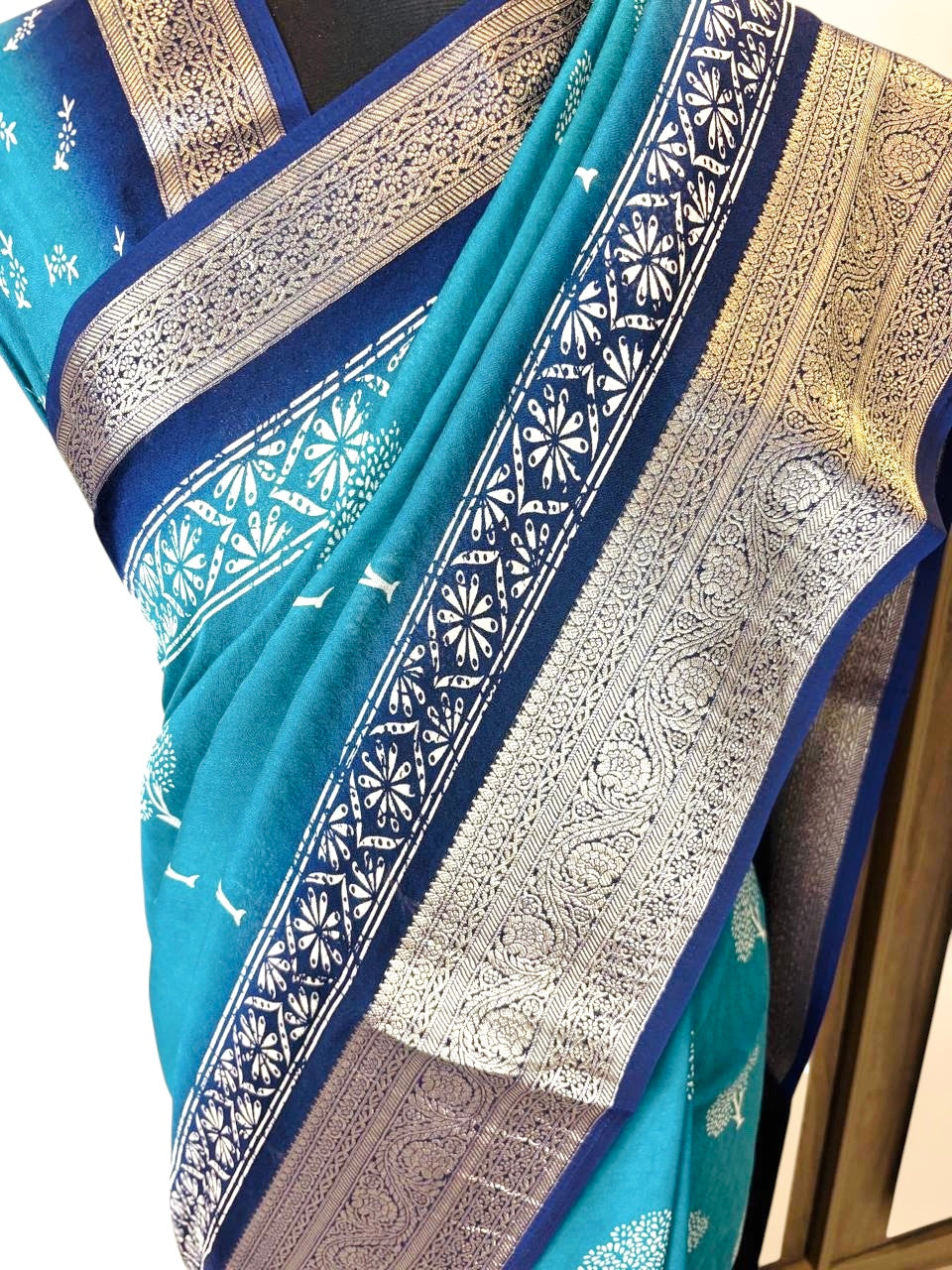 Casual wear Blue chiffon Saree with Banarasi boader