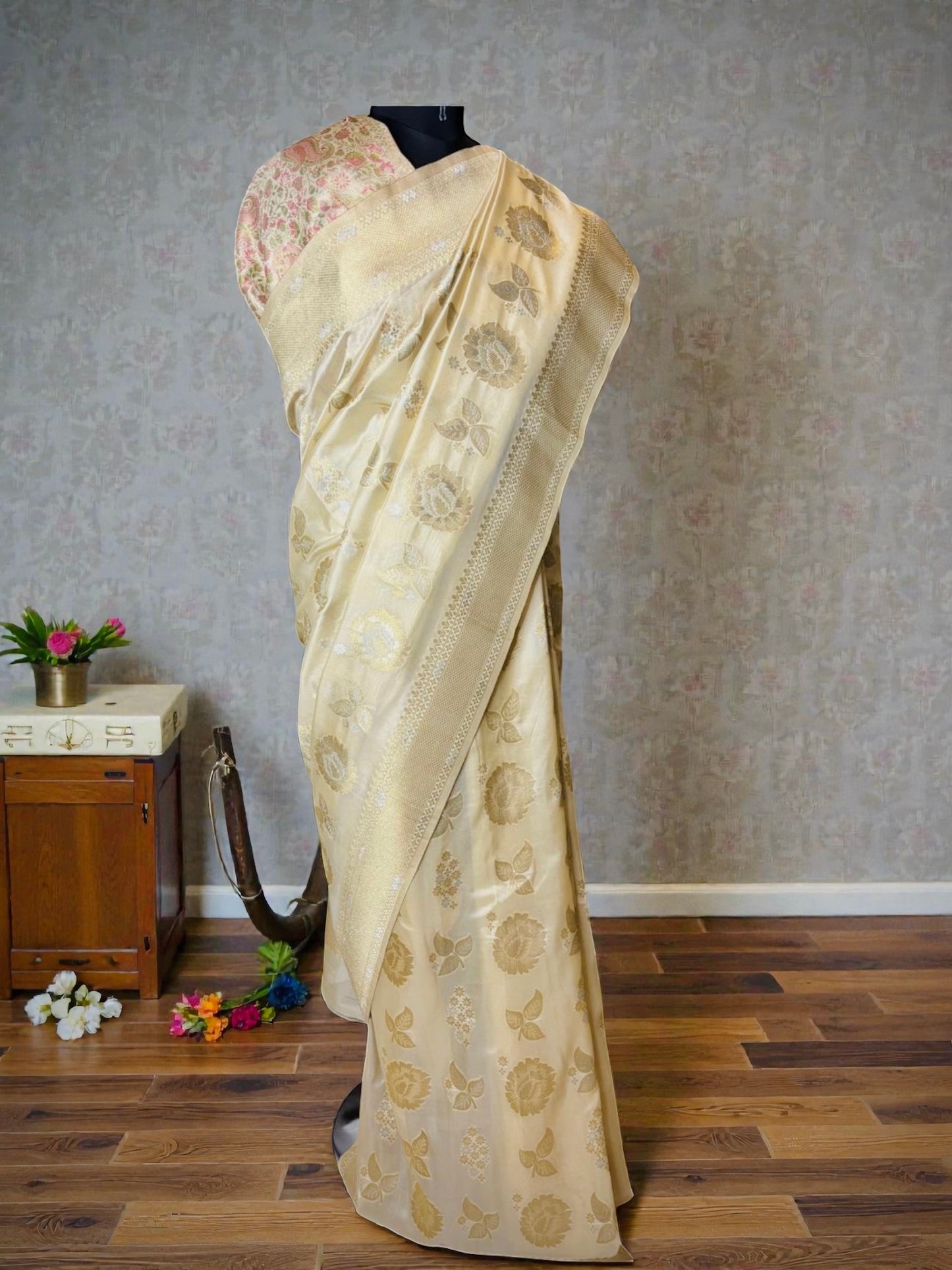 Off White Tissue Banarasi Saree