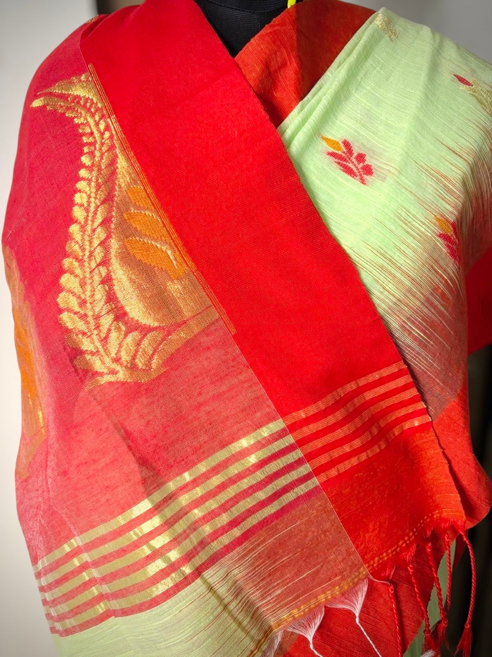 Dhakai Jamdani Pure Handloom Cotton Saree- Pista Green