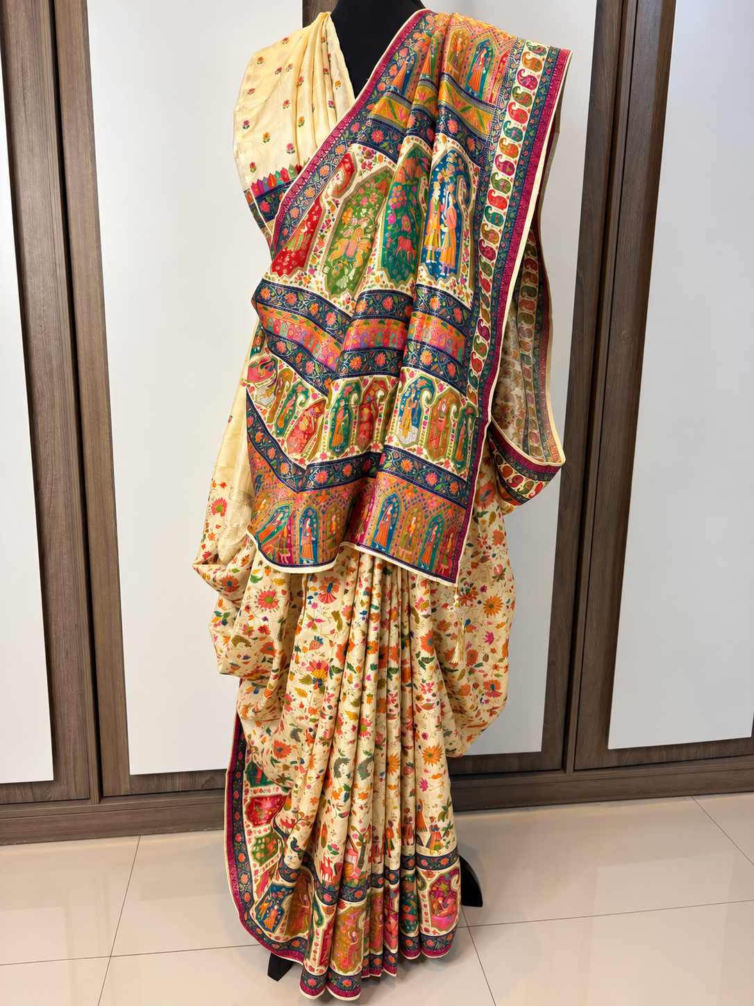 Cream Kashmiri Jamawar Kani Hand Woven Silk Saree